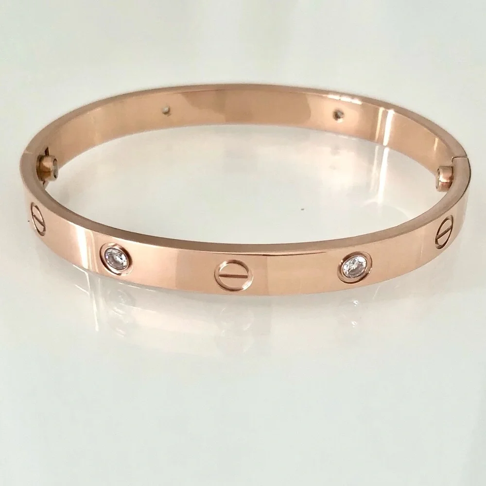Rose Gold 4 Zirconia Classic Model Screw Bracelet